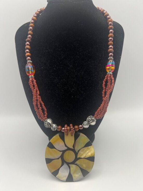 Jewelry - Artisan Beaded Necklace Mother Of Pearl Sunburst Pendant Roses Multicolor 18.5"